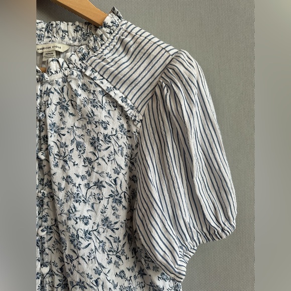 American Eagle Outfitters | Blue Floral Printed Top | Round Neck Half Sleeve - Picture 3 of 7